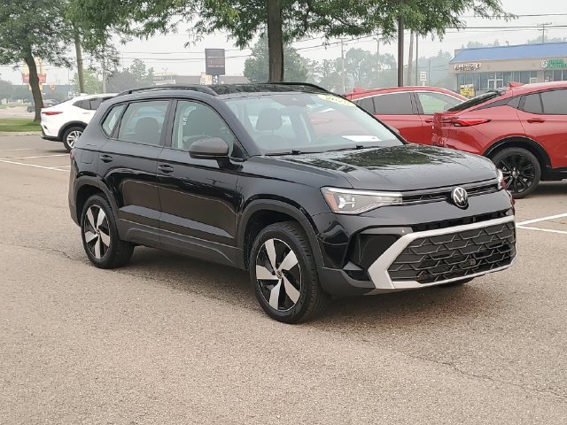 Used 2025 Volkswagen Taos S AWD/4WD image 2