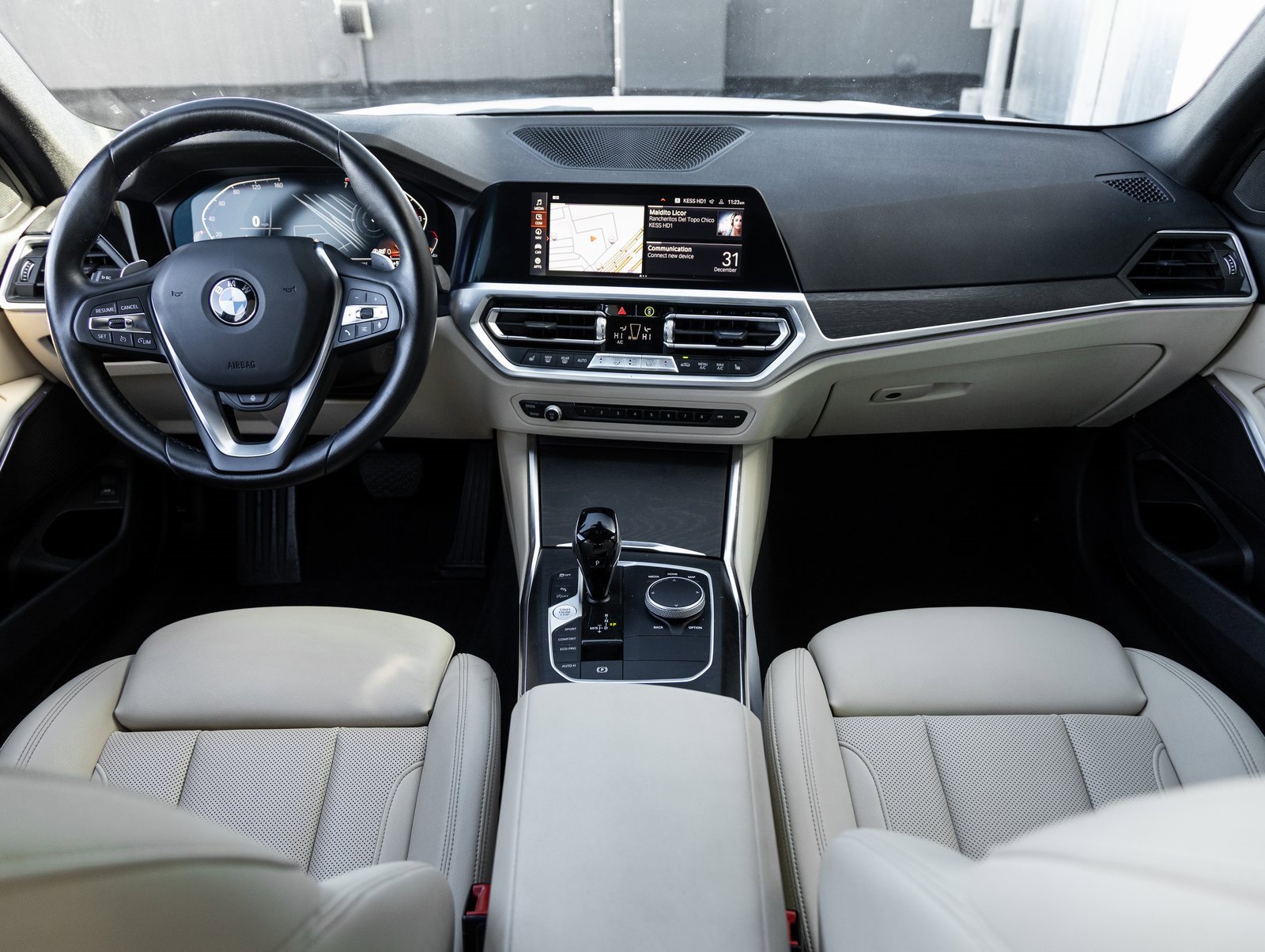 Used 2022 BMW 330i Sedan w/ Premium Package image 12