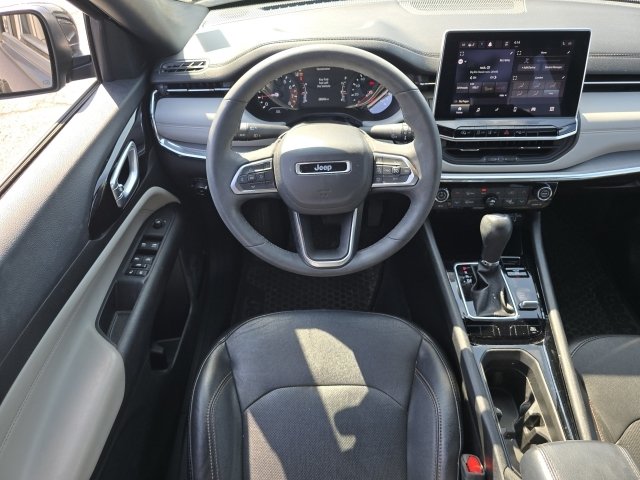 Used 2023 Jeep Compass Limited AWD/4WD image 17