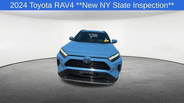 Used 2024 Toyota RAV4 SE w/ Convenience Package AWD/4WD image 3