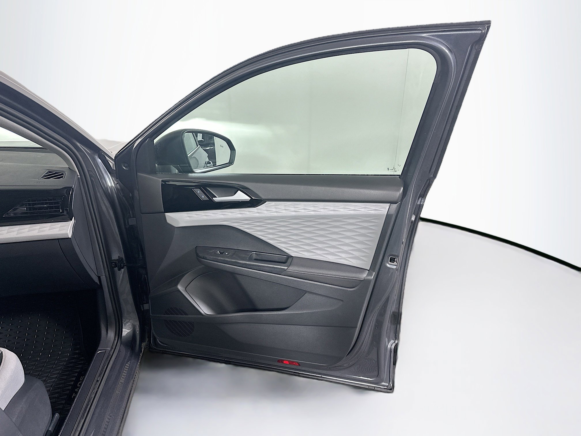 Used 2024 Volkswagen Taos S image 32