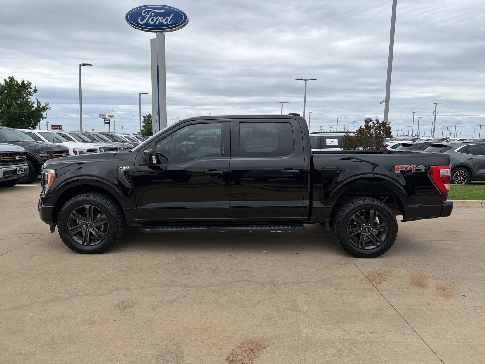 Used 2022 Ford F150 Lariat AWD/4WD image 2