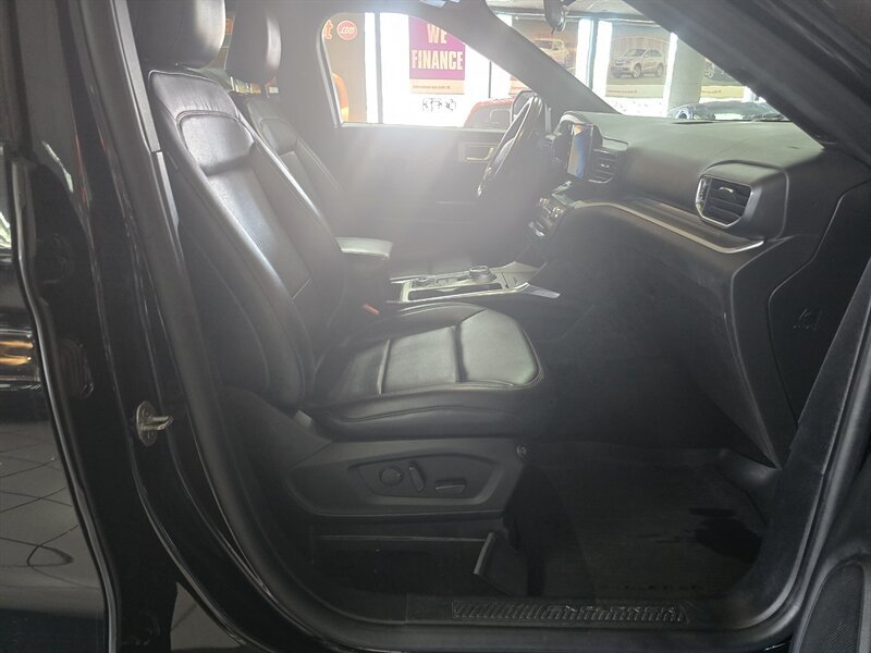 Used 2020 Ford Explorer XLT w/ Equipment Group 202A AWD/4WD image 16