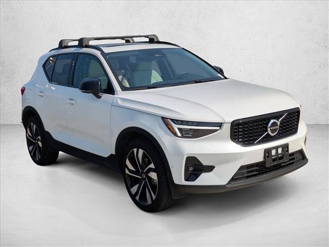 Used 2026 Volvo XC40 B5 Ultra w/ Climate Package AWD/4WD image 3