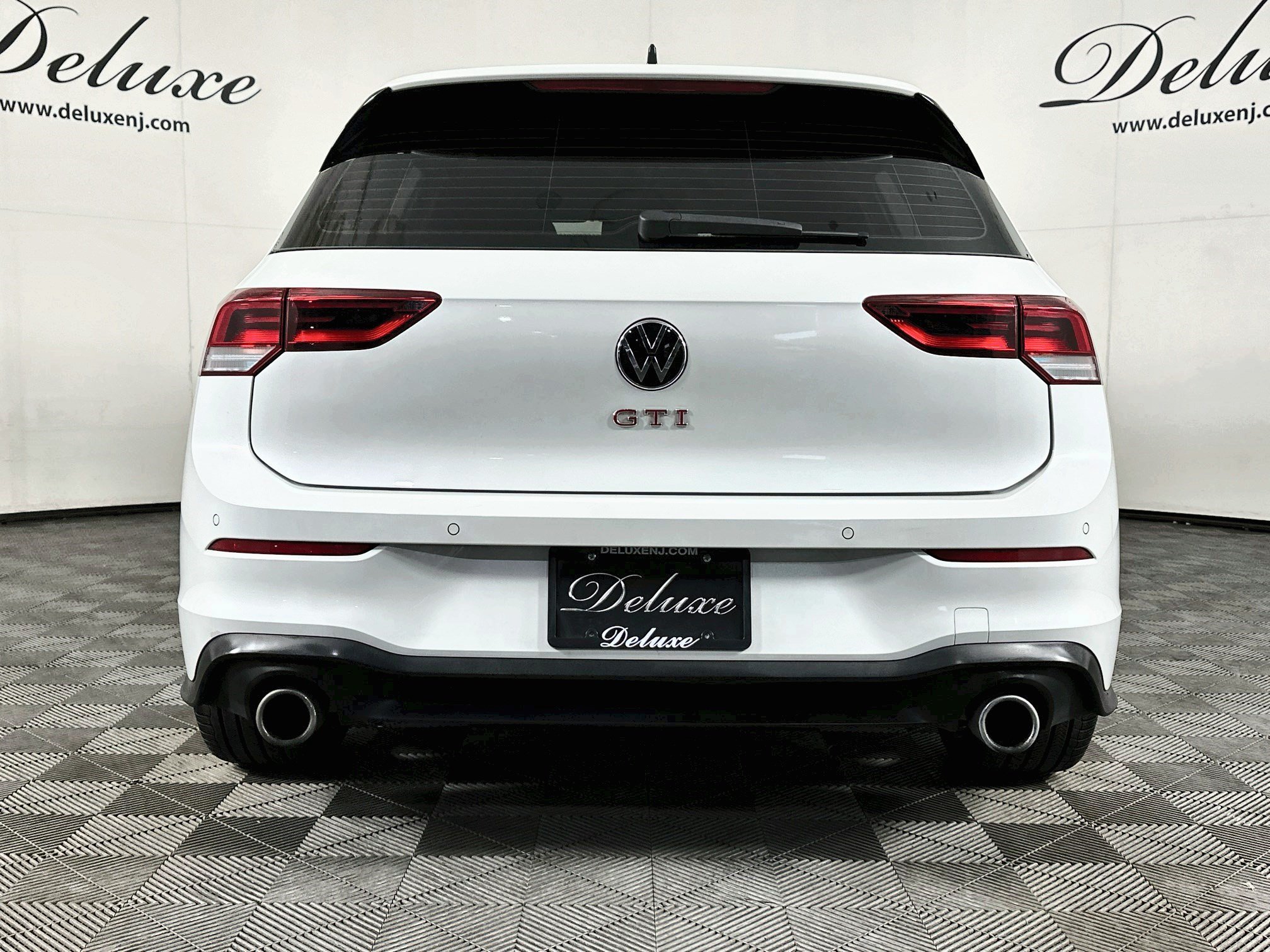 Used 2024 Volkswagen GTI SE FWD image 5