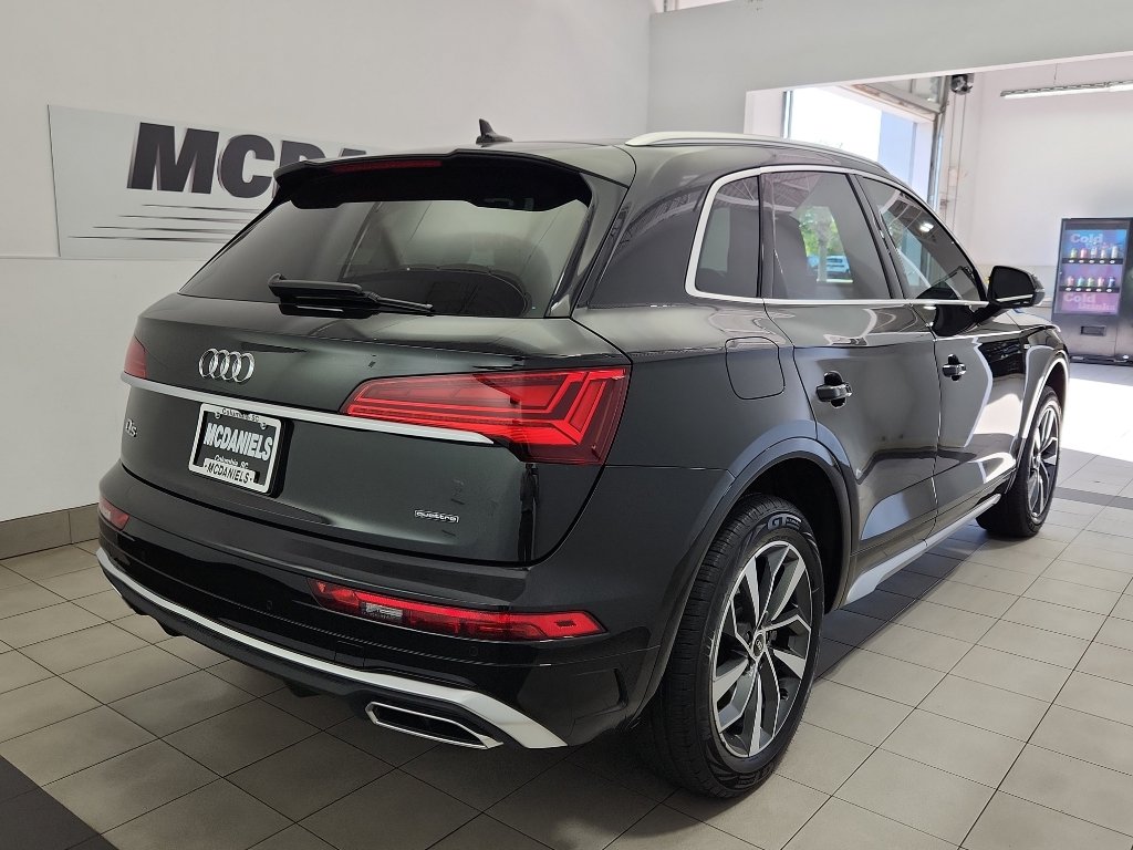 Used 2023 Audi Q5 2.0T Premium w/ Convenience Package image 4