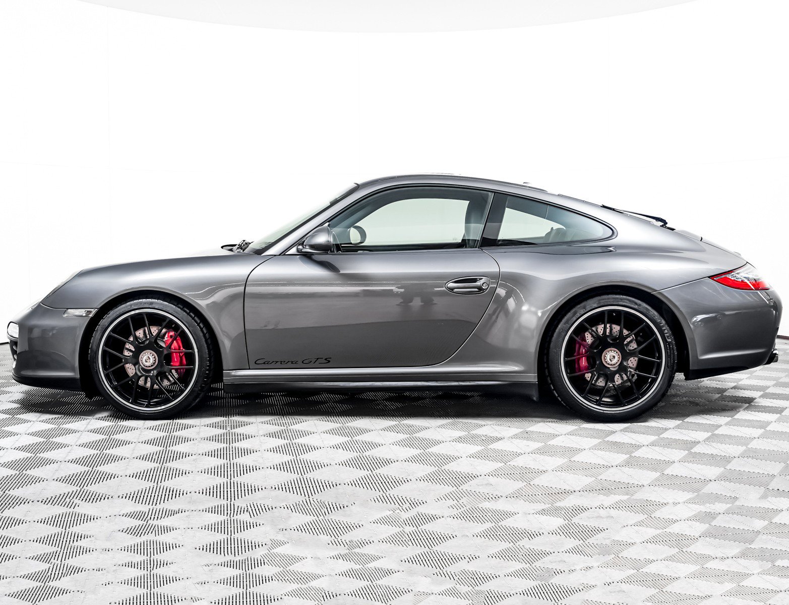 Used 2012 Porsche 911 Carrera GTS RWD image 2
