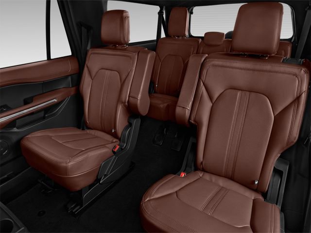 Used 2025 Ford Expedition Platinum image 11