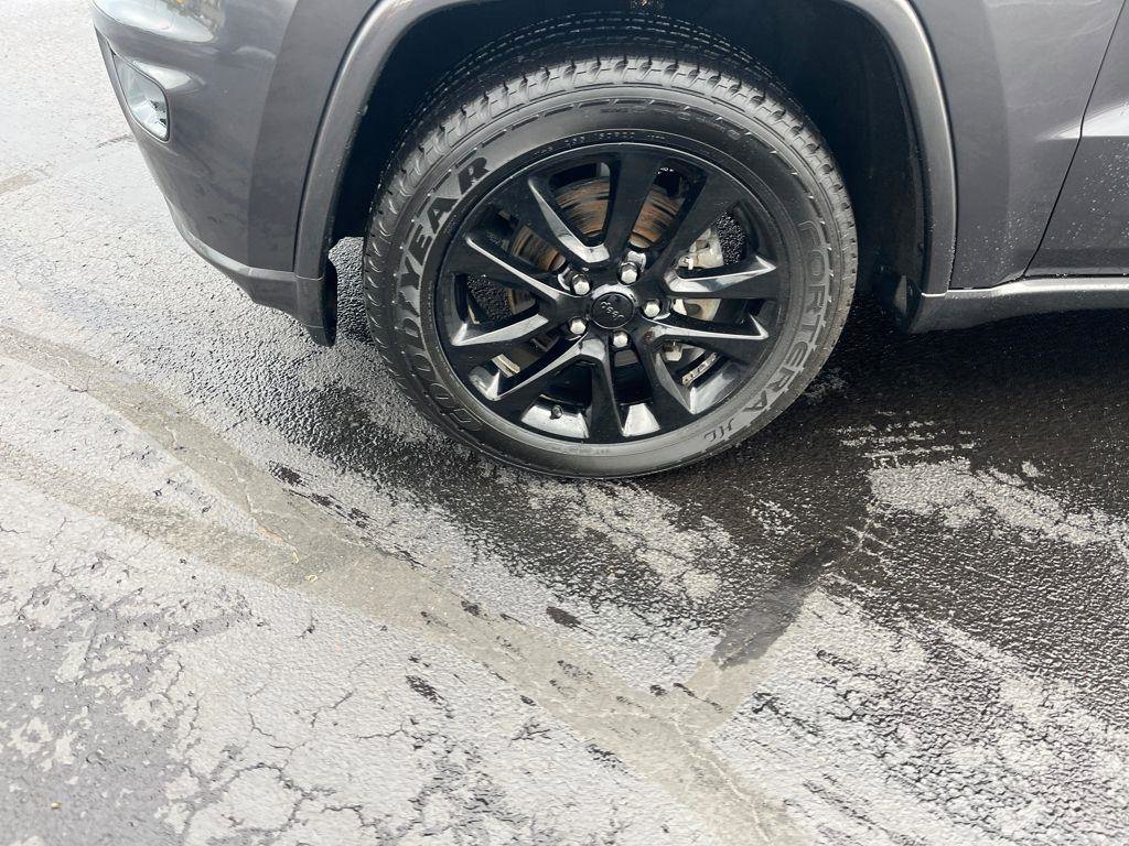 Used 2018 Jeep Grand Cherokee Altitude image 33