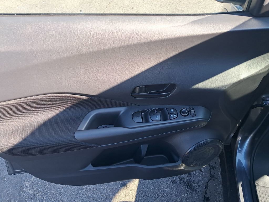 Certified 2025 Nissan Kicks Play S image 12