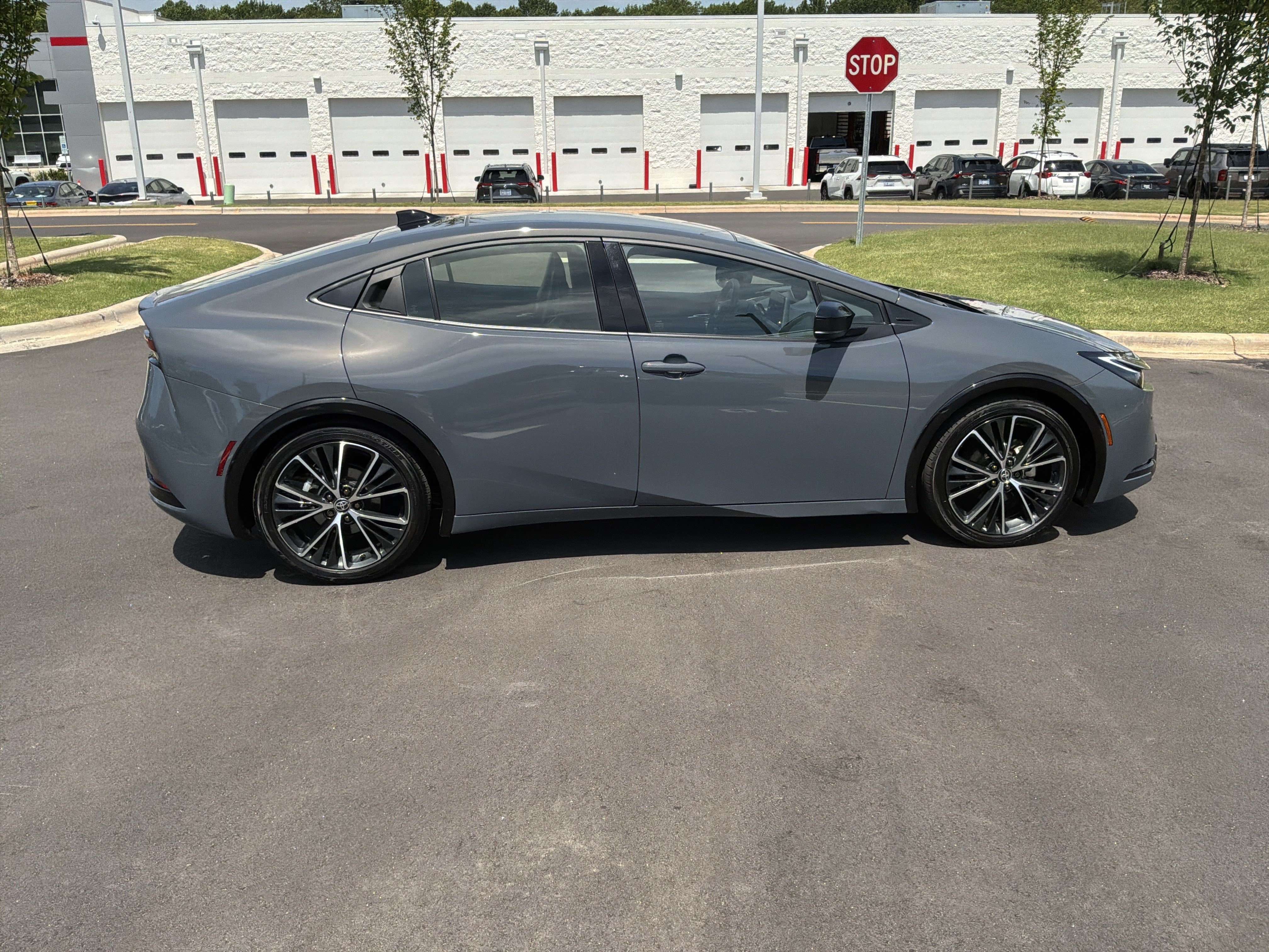 Used 2024 Toyota Prius Limited FWD image 11