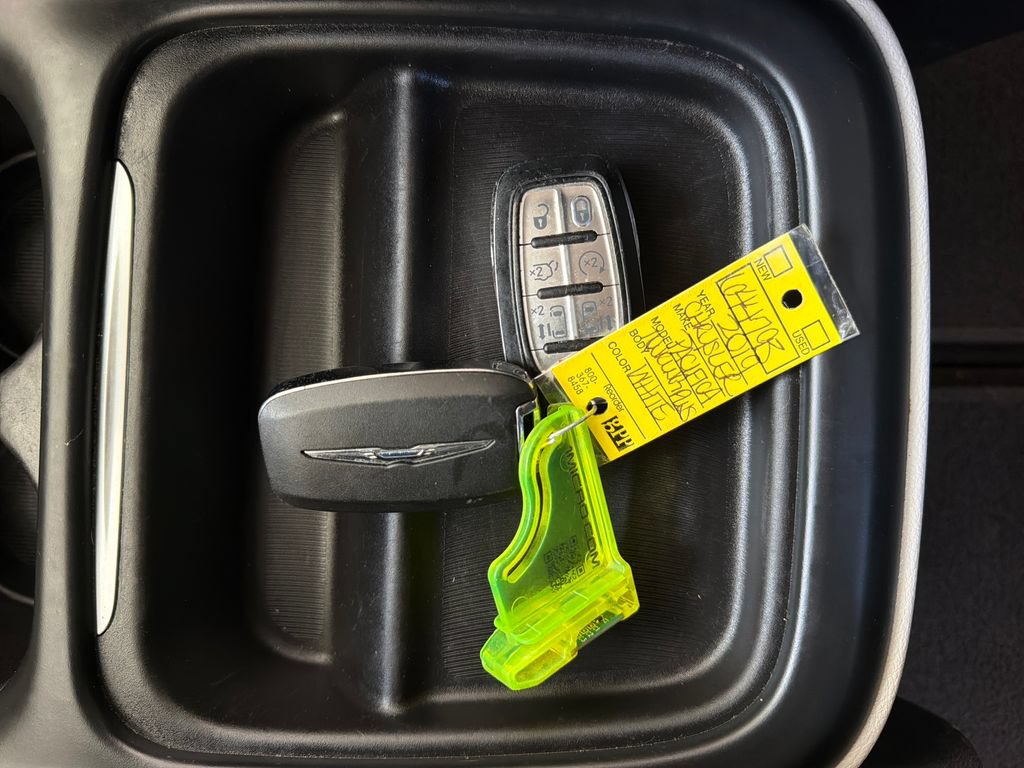 Used 2019 Chrysler Pacifica Touring Plus w/ Advanced Safetytec Group FWD image 40