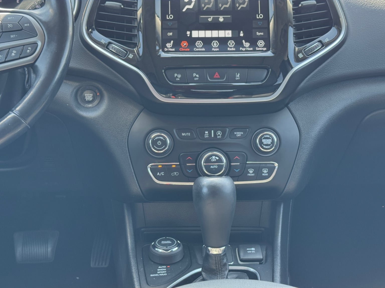 Used 2021 Jeep Cherokee Limited AWD/4WD image 15