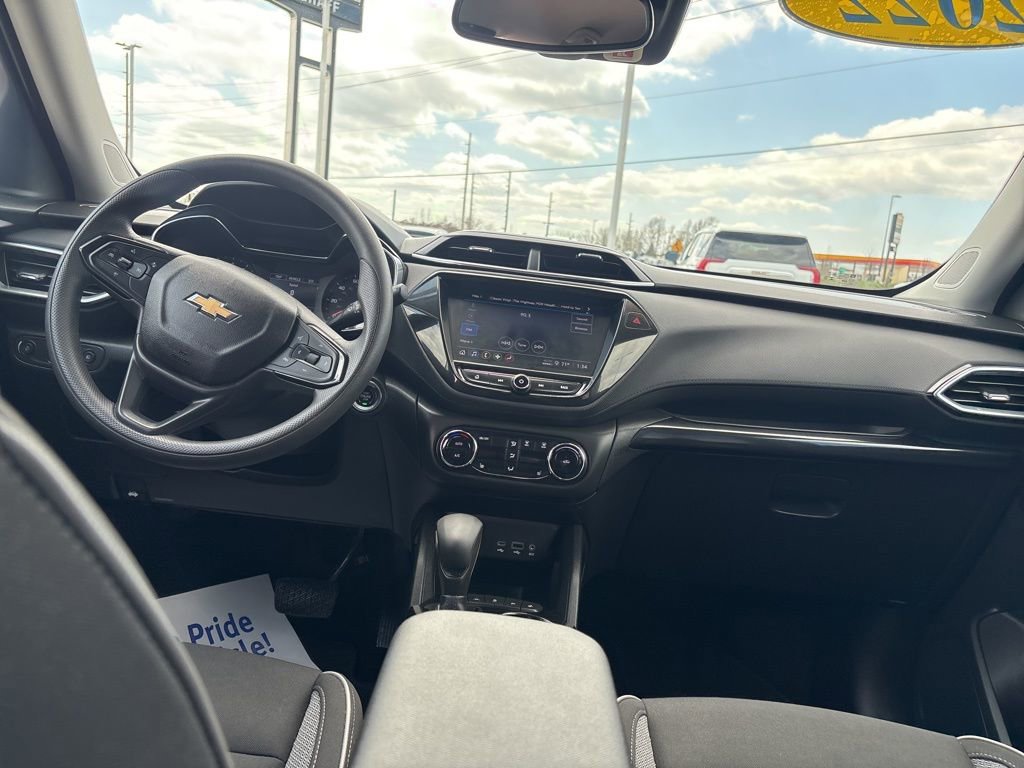 Used 2022 Chevrolet TrailBlazer LT w/ Convenience Package image 23