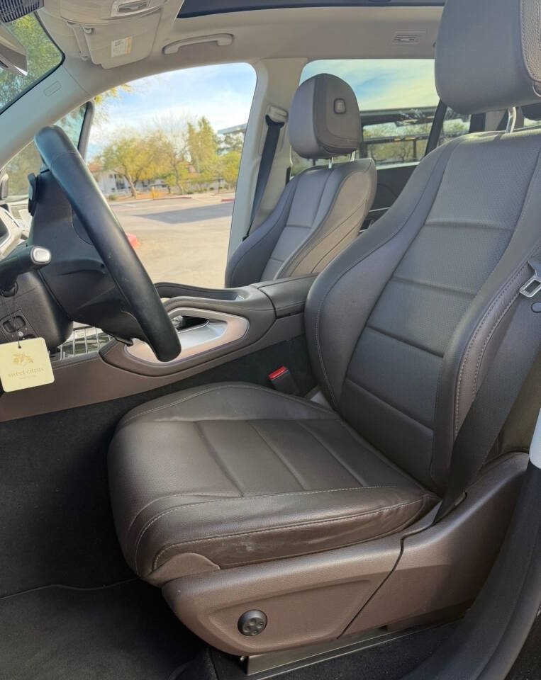 Used 2023 Mercedes-Benz GLS 450 4MATIC image 10
