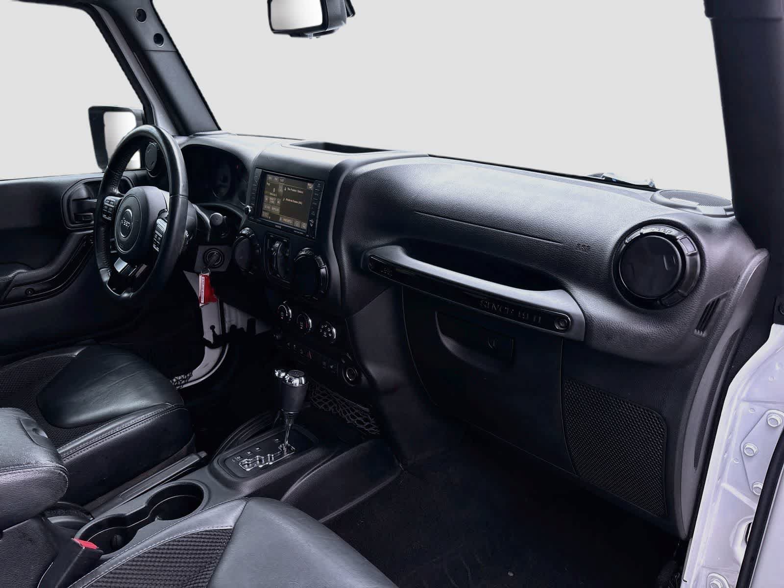 Used 2017 Jeep Wrangler Unlimited Sahara AWD/4WD image 27