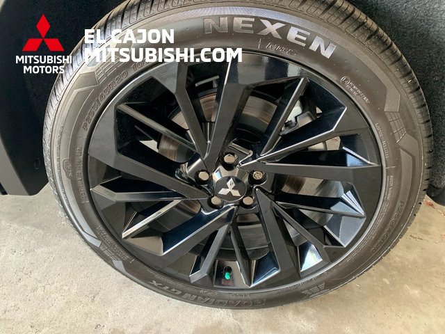 Used 2025 Mitsubishi Outlander SEL Black Edition image 7