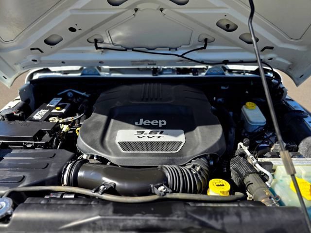 Used 2013 Jeep Wrangler Sport AWD/4WD image 43