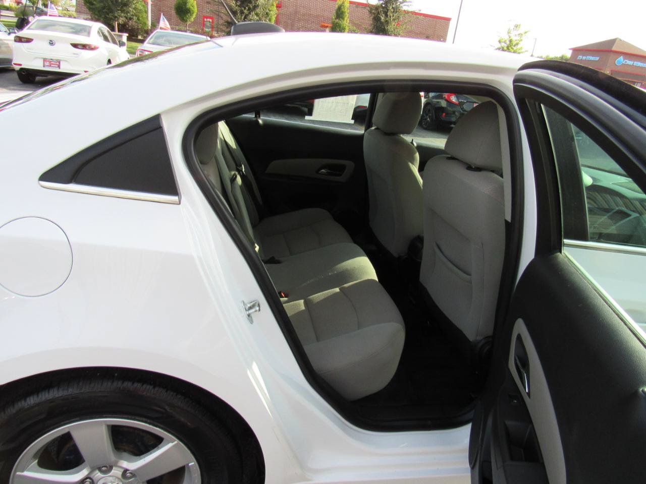Used 2016 Chevrolet Cruze LT FWD image 29