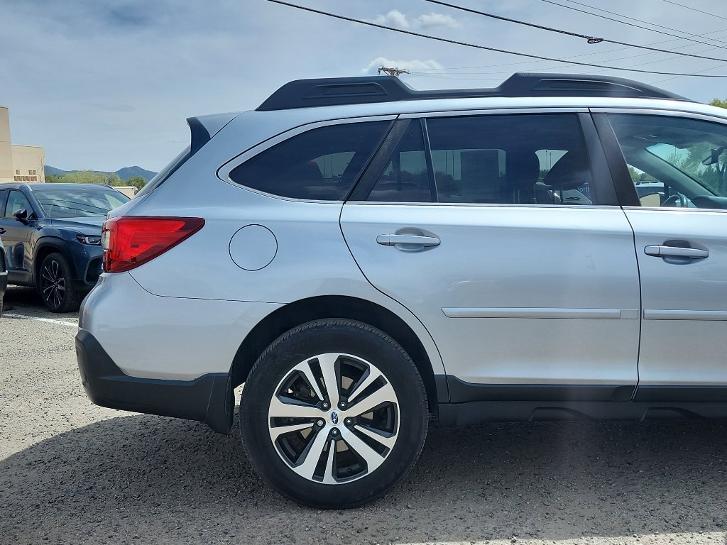 Used 2018 Subaru Outback 2.5i Limited image 5