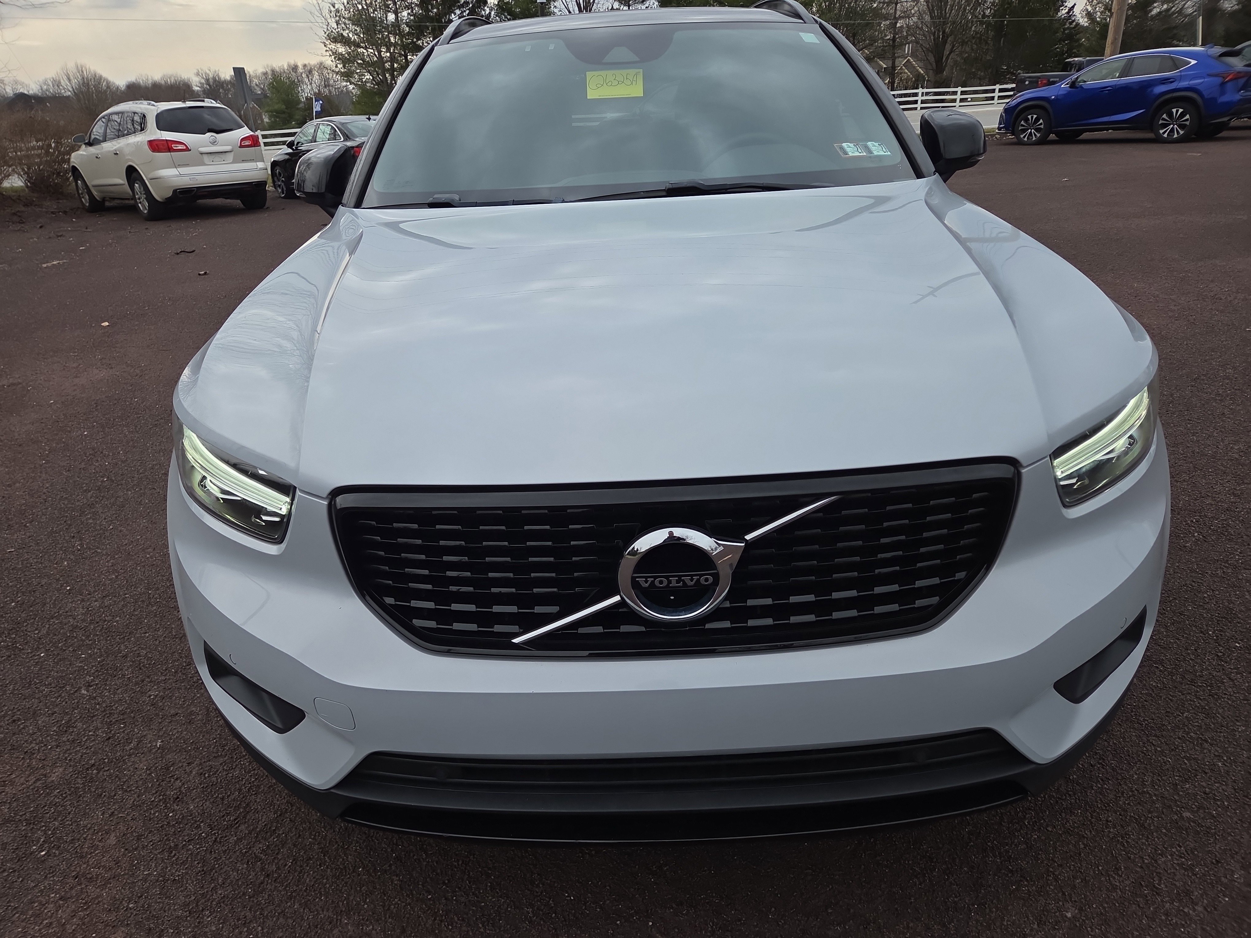Used 2021 Volvo XC40 T5 R-Design w/ Climate Package image 8
