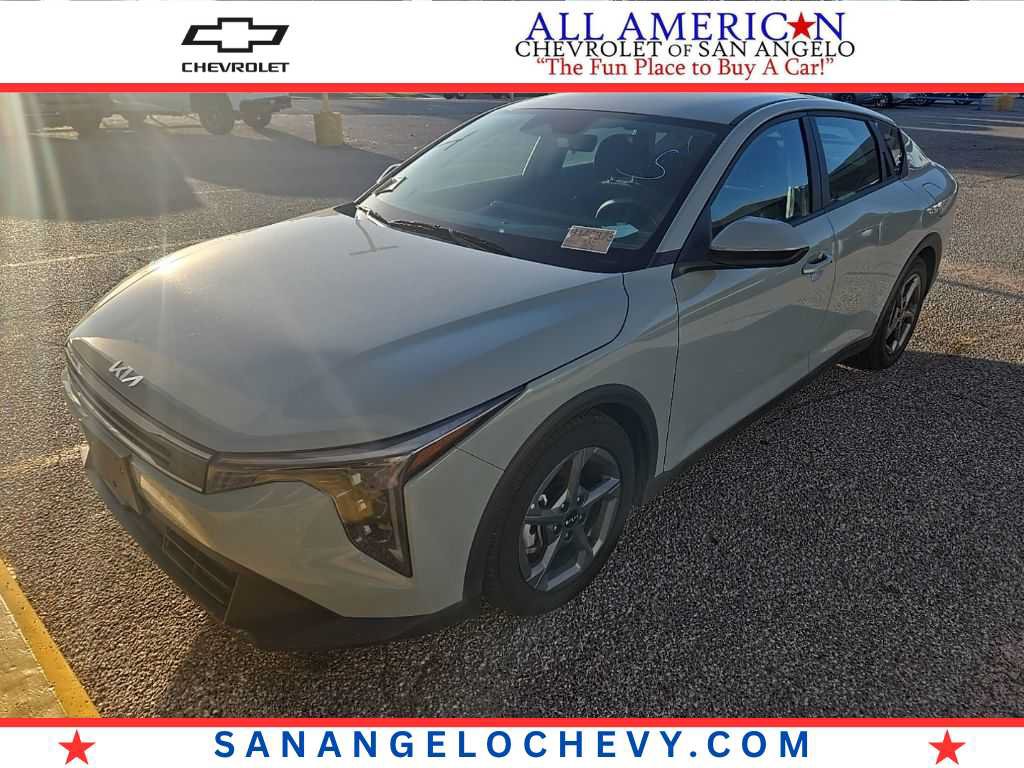 Used 2025 Kia K4 FWD image 1