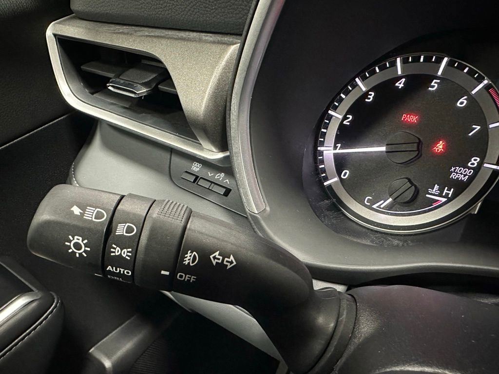 Used 2025 Toyota Highlander XLE image 21