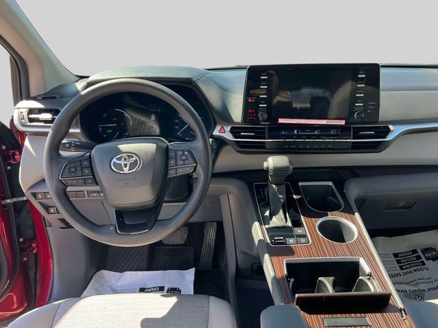 Certified 2024 Toyota Sienna LE w/ LE Plus Package image 18