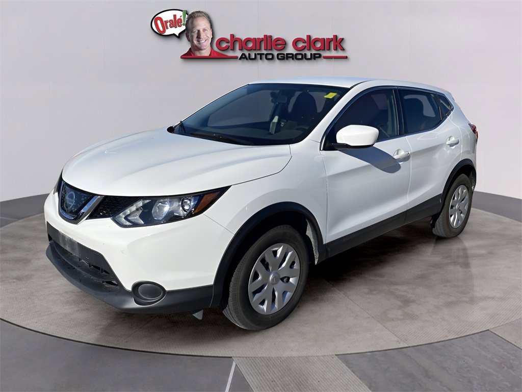 Used 2018 Nissan Rogue Sport S image 2