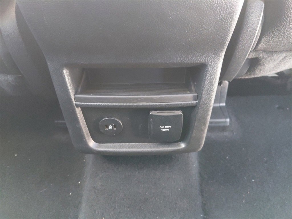 Used 2024 Ford Edge Titanium image 26