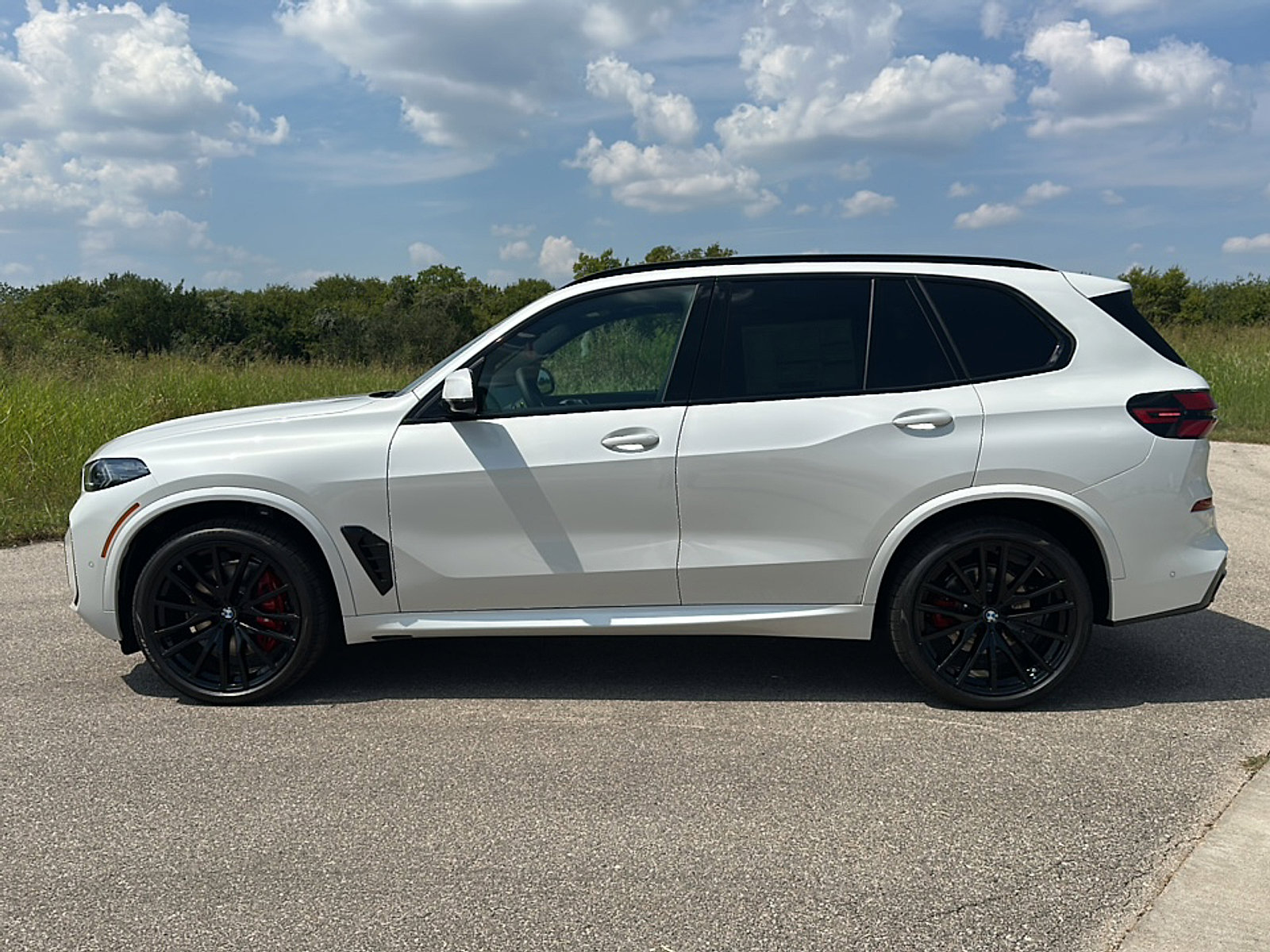 New 2026 BMW X5 xDrive40i w/ M Sport Package image 5
