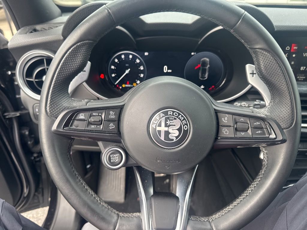 Used 2024 Alfa Romeo Stelvio Sprint image 13