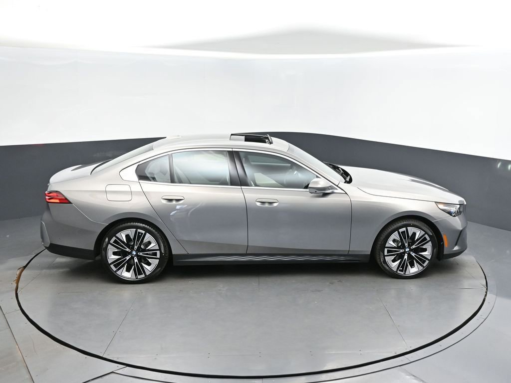 New 2026 BMW 530i xDrive w/ Premium Package AWD/4WD image 35