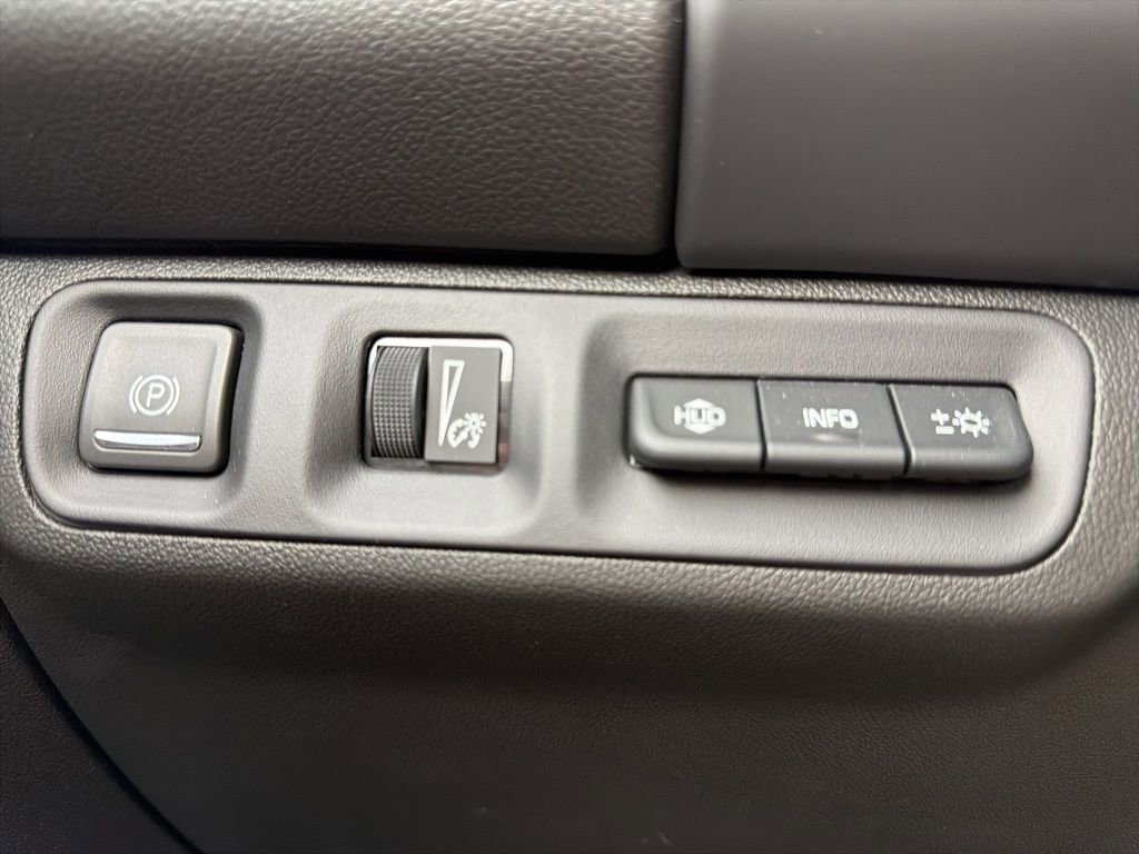 Used 2023 GMC Acadia Denali w/ Denali Ultimate Package image 16