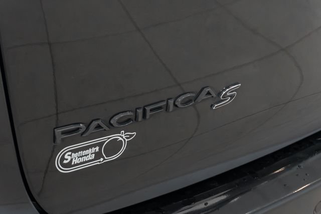 Used 2020 Chrysler Pacifica Touring w/ S Appearance Package FWD image 10