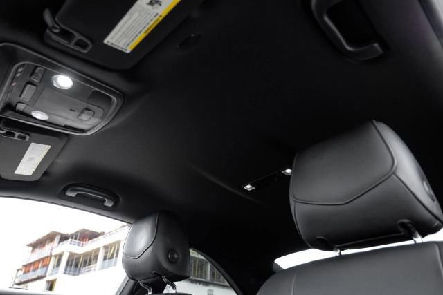 Used 2017 Cadillac ATS V w/ Luxury Package image 39