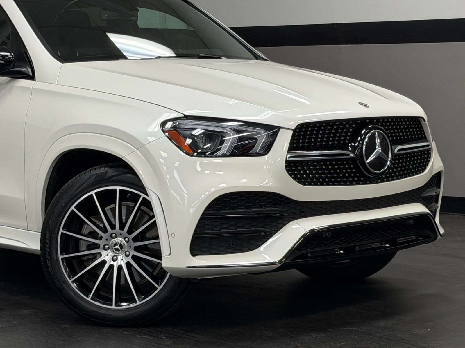 Used 2023 Mercedes-Benz GLE 450 4MATIC image 2
