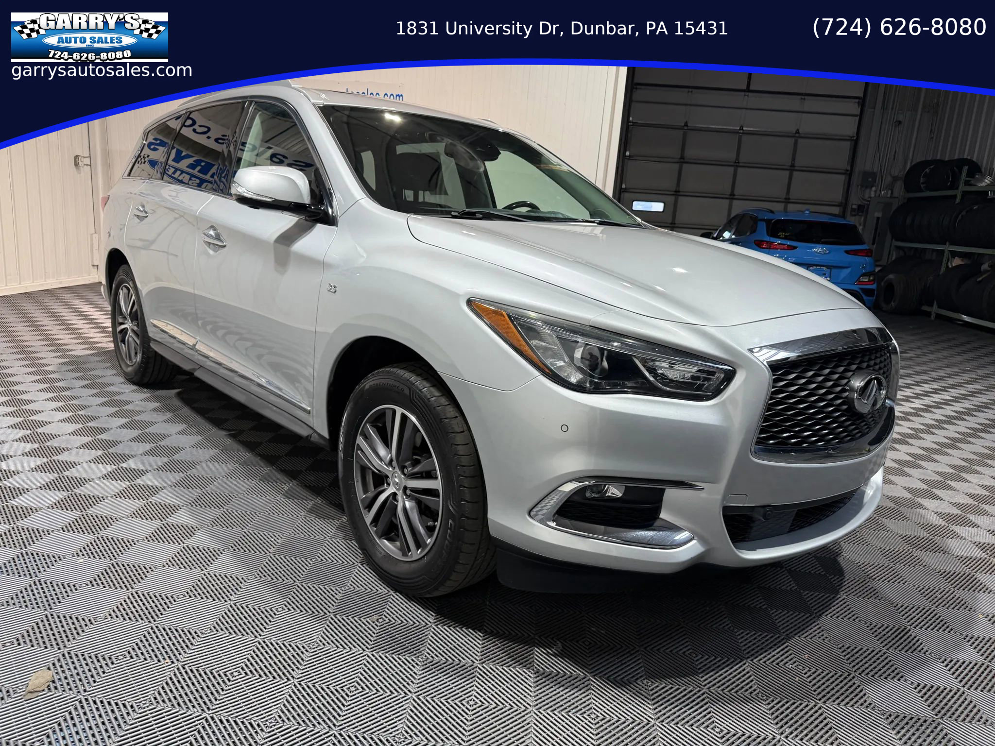 Used 2019 INFINITI QX60 Luxe w/ Essential Package image 3