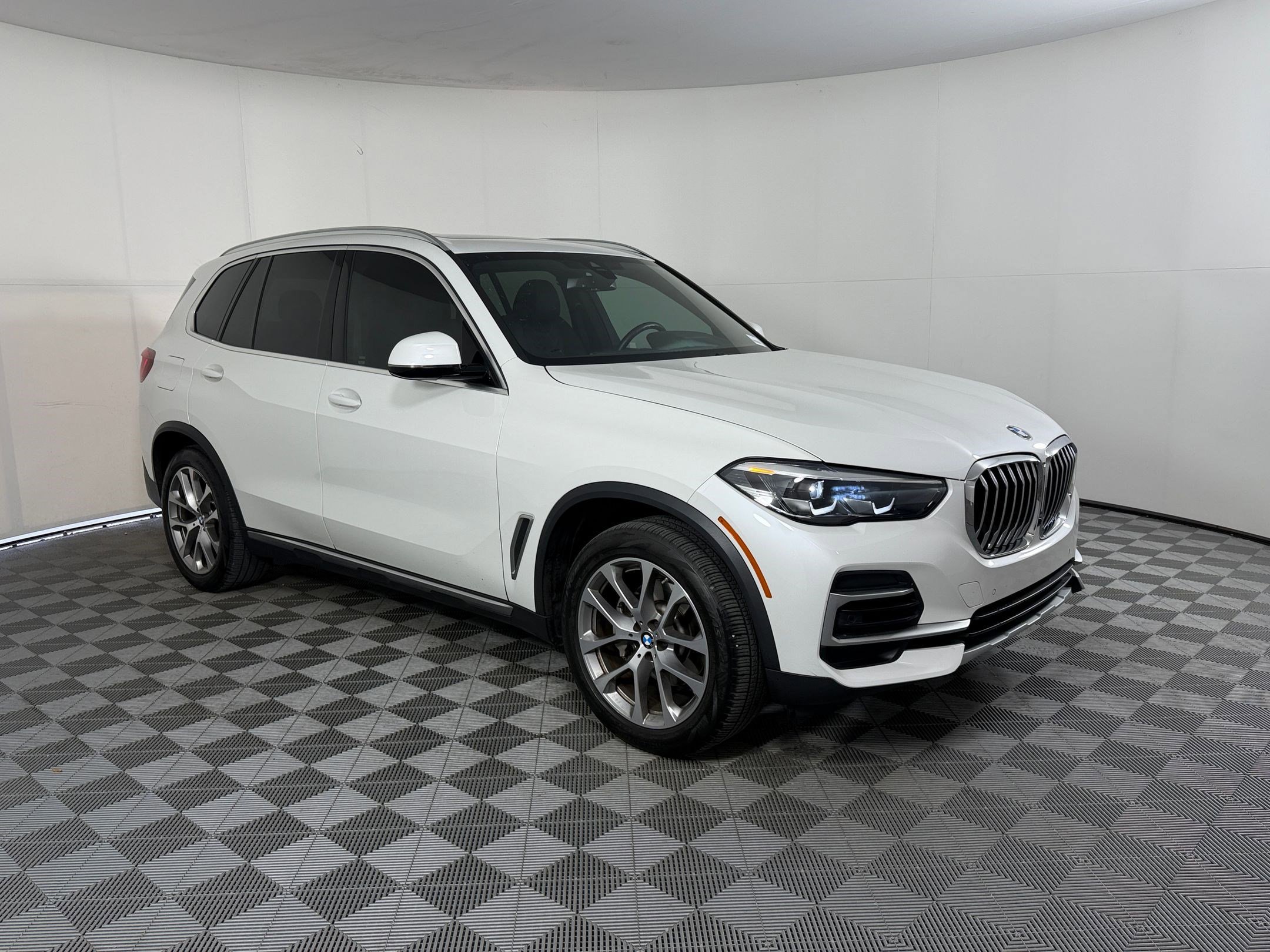 Used 2023 BMW X5 sDrive40i RWD image 7