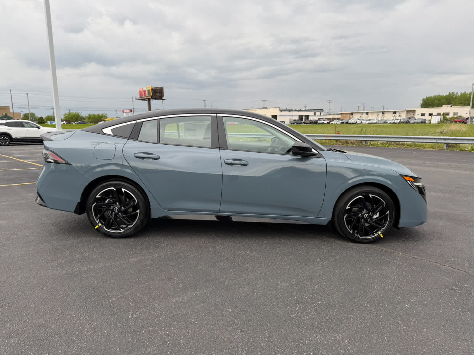 New 2026 Nissan Sentra SR FWD image 9