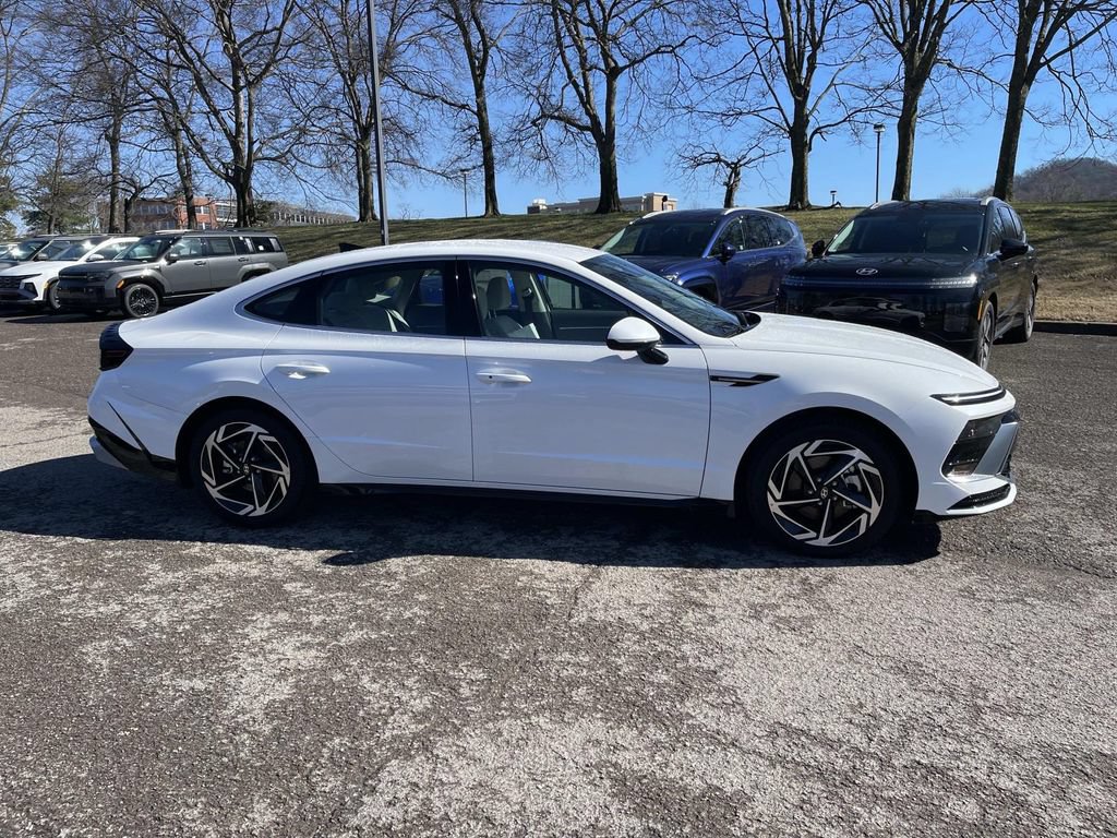 New 2026 Hyundai Sonata SEL FWD image 8