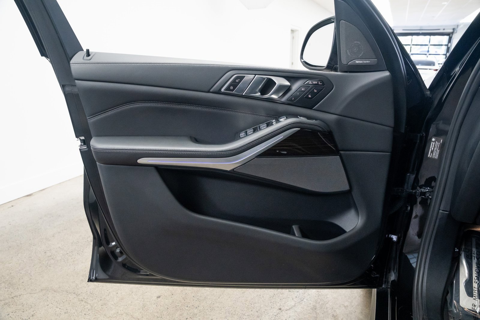 Used 2023 BMW X7 M60i w/ Executive Package image 16