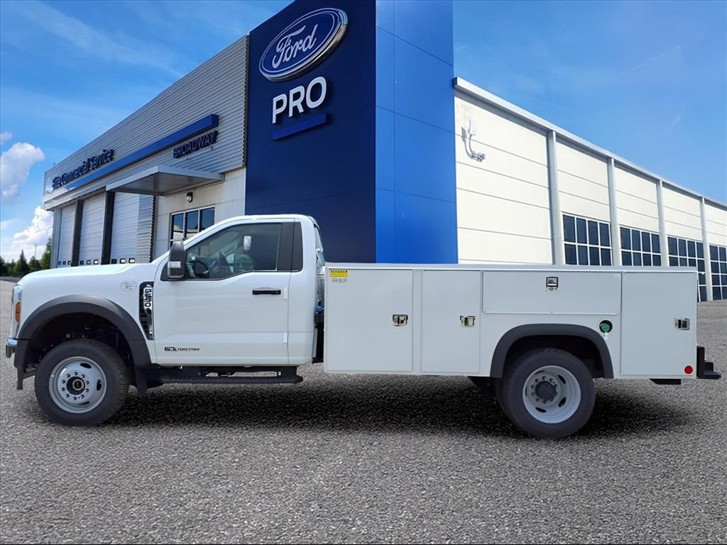 New 2024 Ford F550 4x4 Regular Cab Super Duty image 2