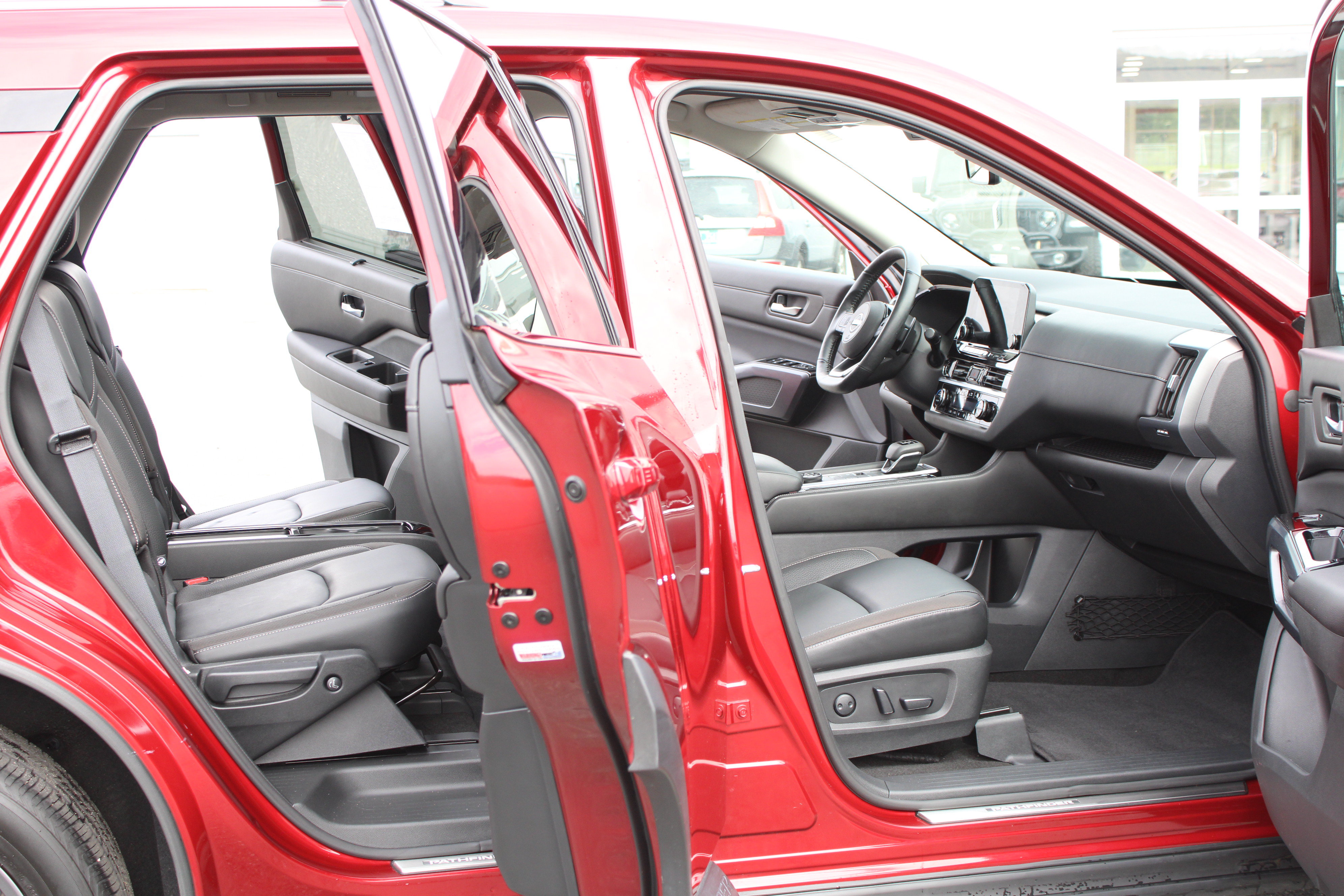 Used 2024 Nissan Pathfinder SL w/ SL Premium Package AWD/4WD image 16