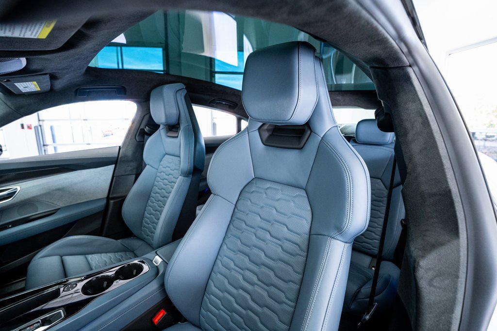 Used 2024 Audi e-tron GT Prestige image 38