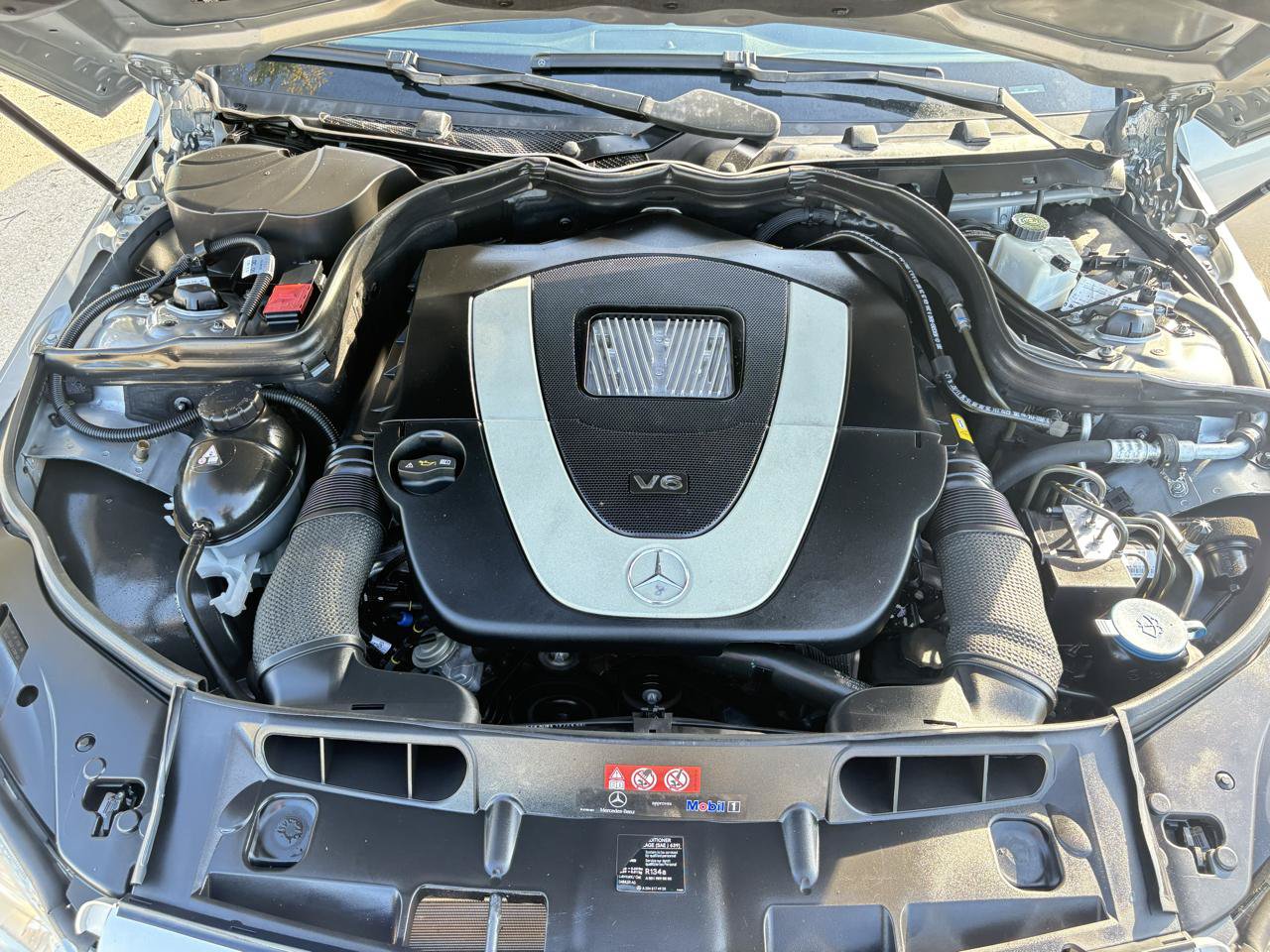Used 2010 Mercedes-Benz C 300 Sedan image 41