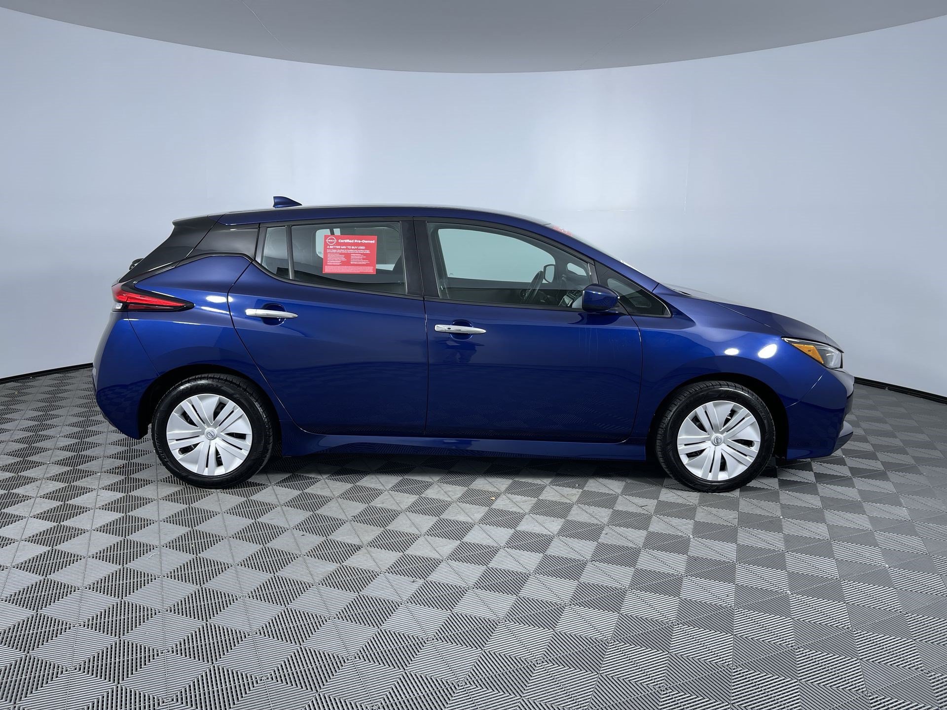 Certified 2025 Nissan Leaf S FWD image 10
