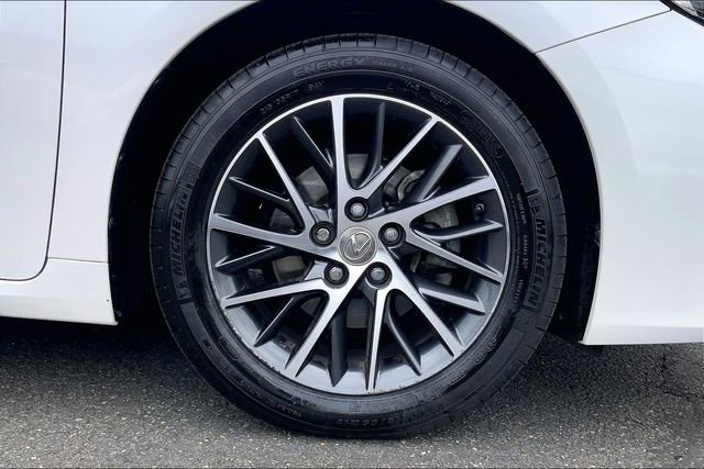 Used 2016 Lexus ES 350 350 w/ Luxury Package w/Wood Trim image 9