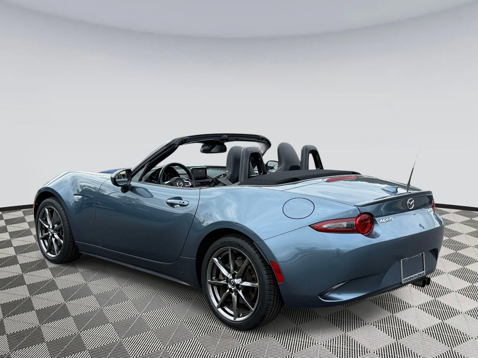 Used 2016 MAZDA MX-5 Miata Grand Touring RWD image 5
