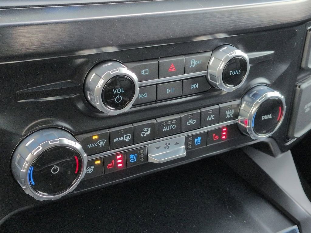 Used 2026 Ford F350 Lariat w/ Tremor Off-Road Package image 21